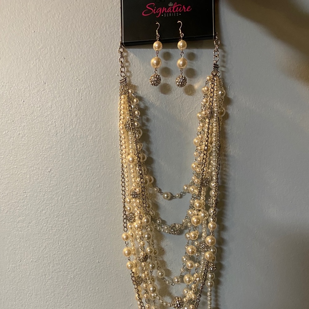 ZI collection pearls